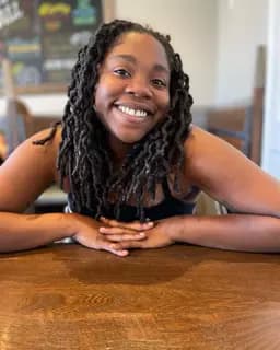 SaJadea Harris — trauma therapist